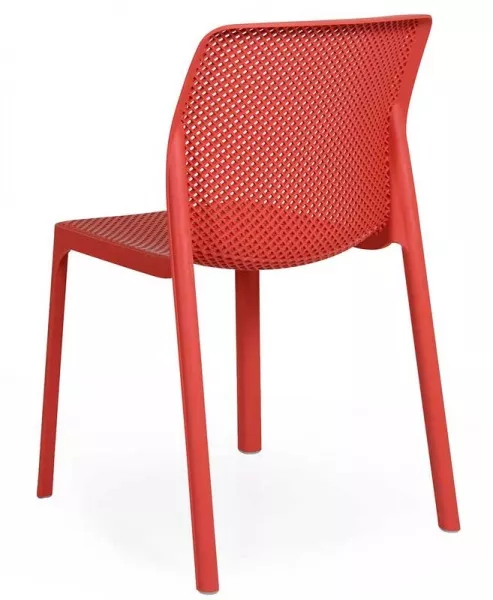 Пластиковые стулья для дачи Net