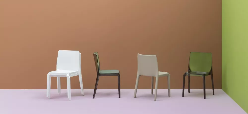 Стул пластиковый прозрачный со спинкой, зеленый Италия Стул пластиковый прозрачный со спинкой, зеленый Италия