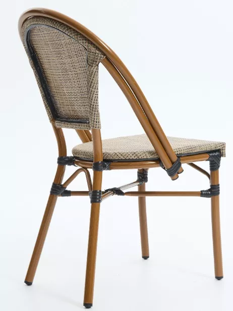 Плетеное кресло для кафе, бежевое Плетеное кресло для кафе, бежевое