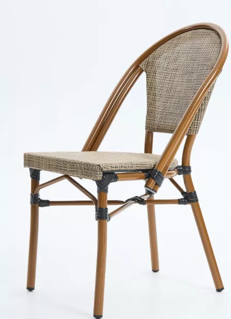 Плетеное кресло для кафе, бежевое Плетеное кресло для кафе, бежевое