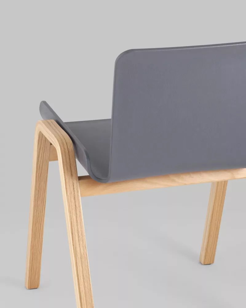 Стул серый пластик с ножками из дерева. Недорого! Стул серый пластик с ножками из дерева. Недорого!