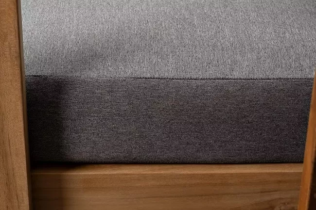 Деревянный диван из массива тика 3-х местный с подушками Деревянный диван из массива тика 3-х местный с подушками