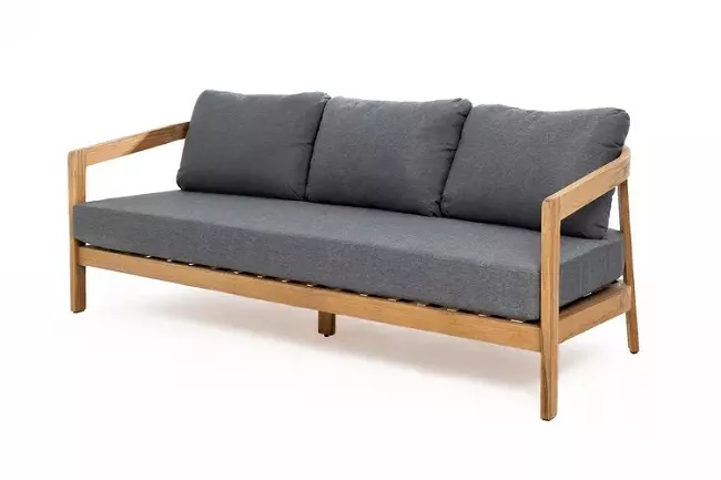 Деревянный диван из массива тика 3-х местный с подушками