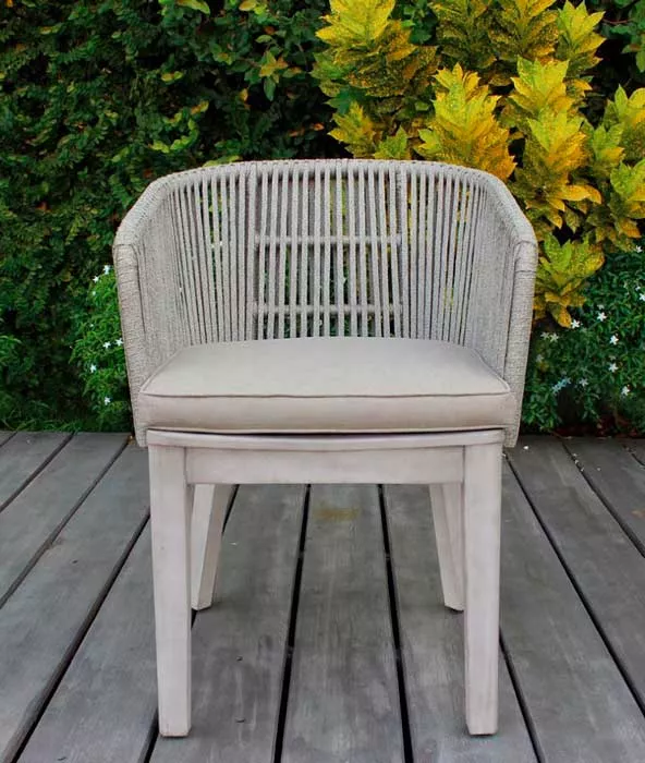 Плетеное кресло из роупа с каркасом из массива акации купить нед