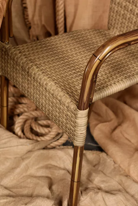 Уличное кресло плетеное из искусственного ротанга купить