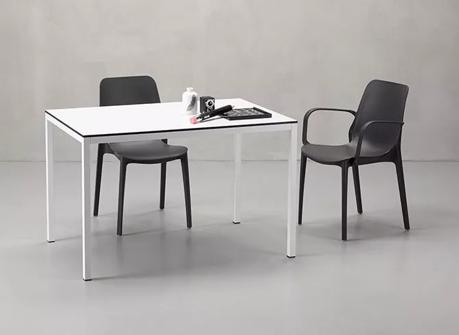 Итальянские пластиковые стулья для кухни. Купить выгодно! Итальянские пластиковые стулья для кухни. Купить выгодно!