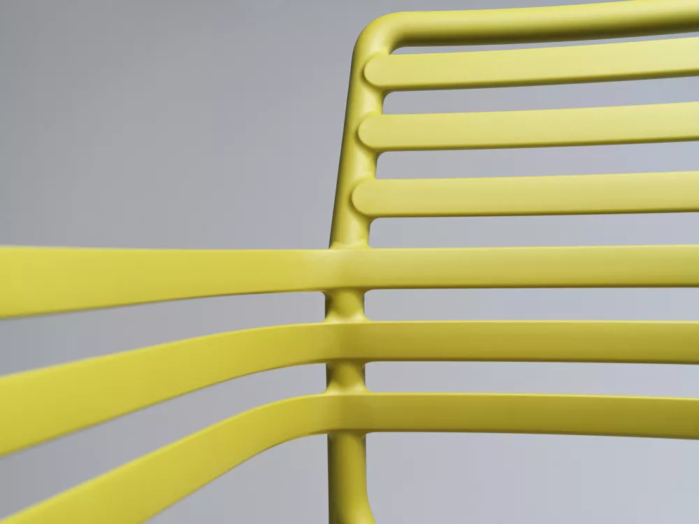 Кресло пластиковое цвет грушевый Италия. Купить! Кресло пластиковое цвет грушевый Италия. Купить!