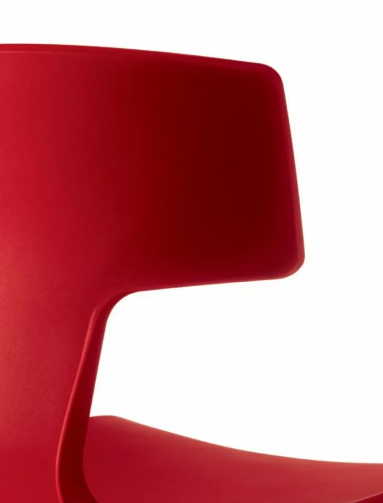 Стул пластиковый, черный со спинкой Италия Стул пластиковый, черный со спинкой Италия