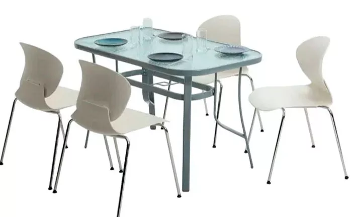 Обеденный комплект пластика из металла купить недорого!