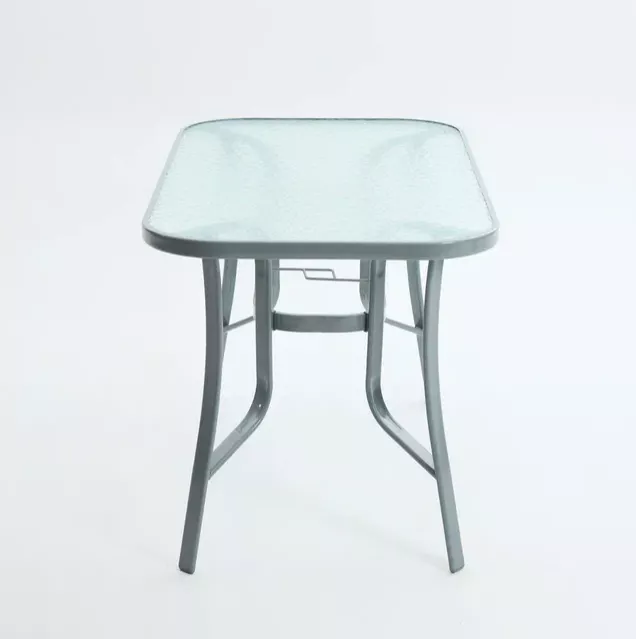 Обеденный комплект пластика из металла купить недорого! Обеденный комплект пластика из металла купить недорого!