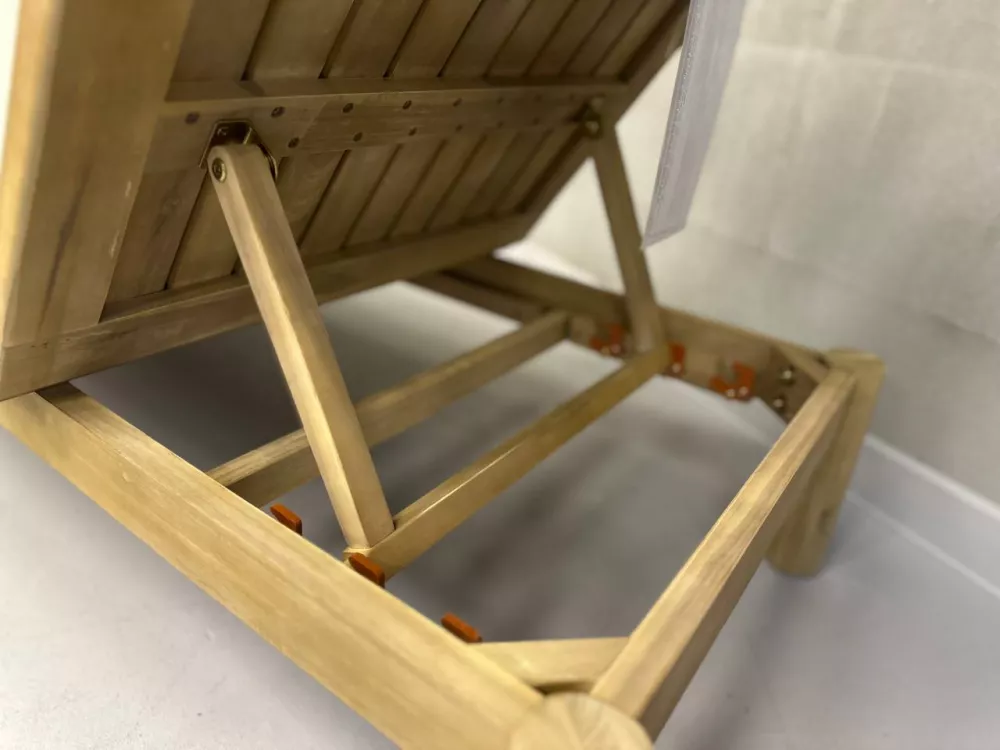 Деревянный шезлонг из акации с матрасом. Купить! Деревянный шезлонг из акации с матрасом. Купить!