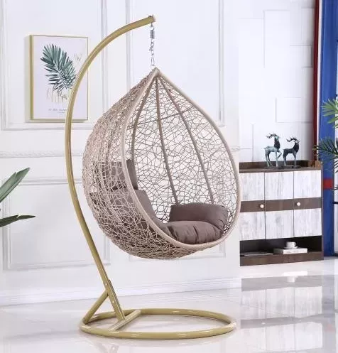 Плетеное подвесное кресло из искусственного ротанга, бежевое