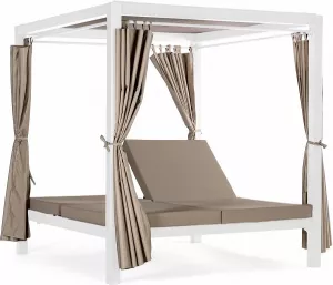 Лежак из искусственного ротанга с подушкой купить