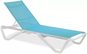 Лежак из искусственного ротанга с подушкой купить